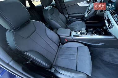 Седан Audi A4 2022 в 