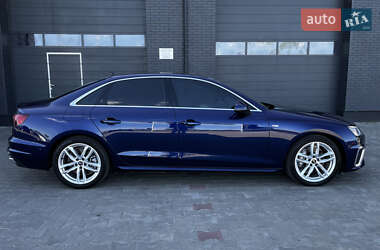 Седан Audi A4 2022 в 