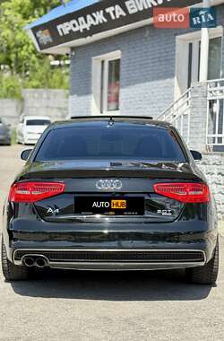 Седан Audi A4 2014 в 
