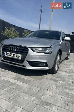 Седан Audi A4 2012 в 