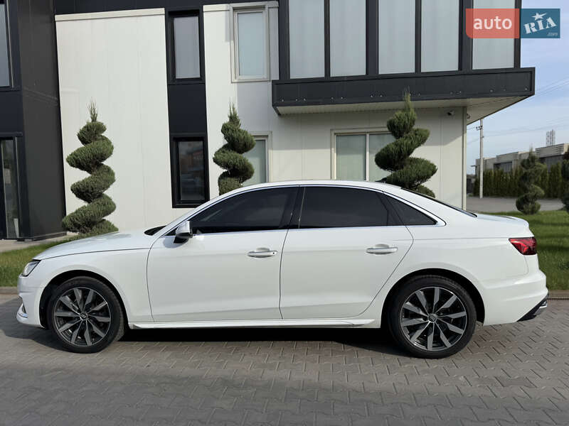 Седан Audi A4 2020 в Києві
