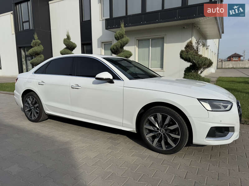 Седан Audi A4 2020 в Києві