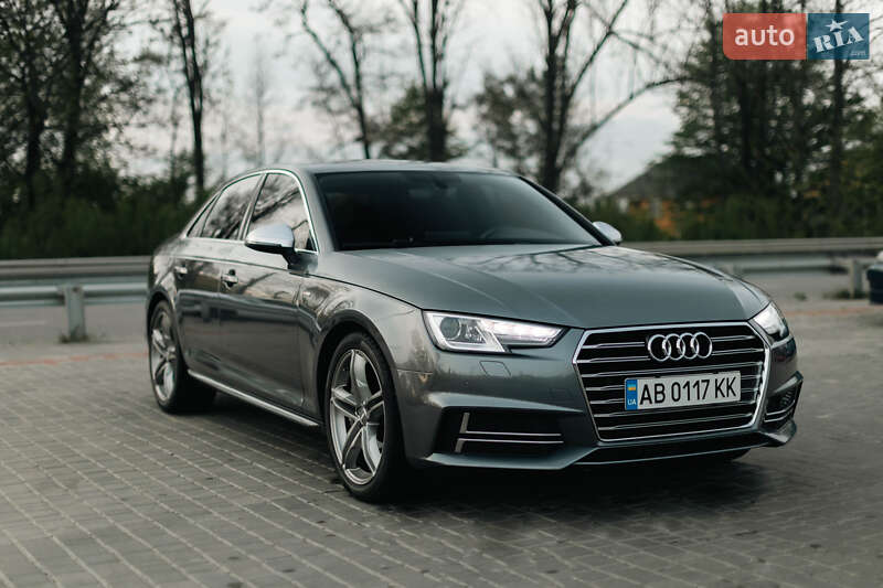 Седан Audi A4 2016 в 