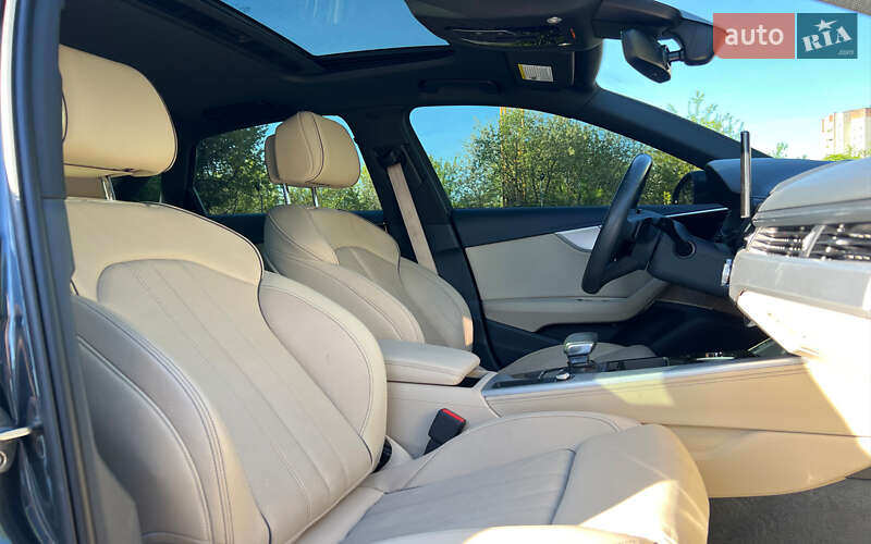 Седан Audi A4 2019 в Львові