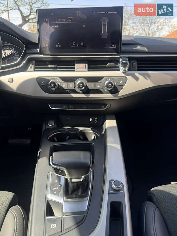 Универсал Audi A4 2020 в Сваляве