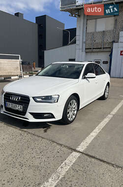 Седан Audi A4 2013 в Киеве