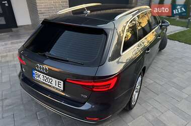 Универсал Audi A4 2017 в 