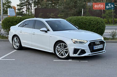 Седан Audi A4 2020 в 