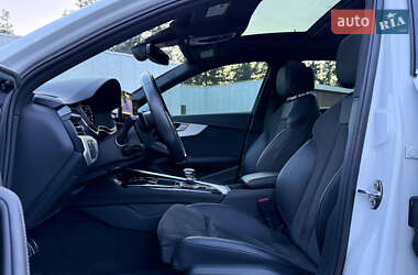 Седан Audi A4 2020 в 