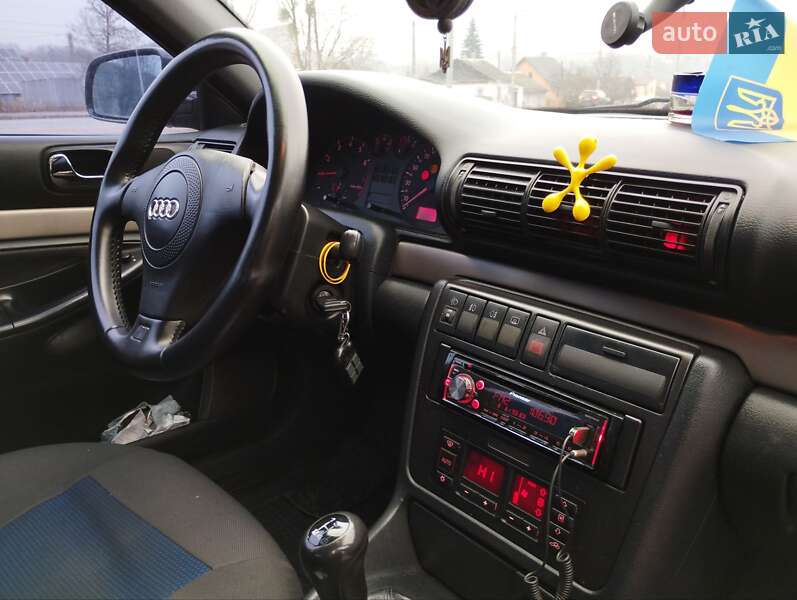 Седан Audi A4 1998 в Житомире