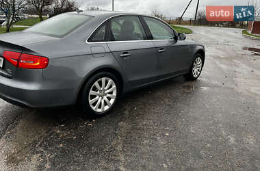 Седан Audi A4 2012 в 