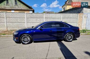 Седан Audi A4 2018 в 