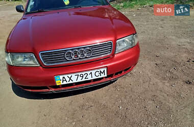 Седан Audi A4 1996 в Обухове