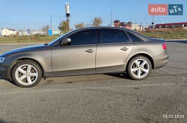 Седан Audi A4 2013 в 