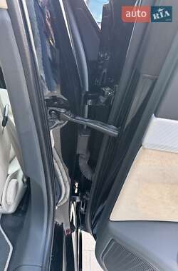 Универсал Audi A4 2017 в 