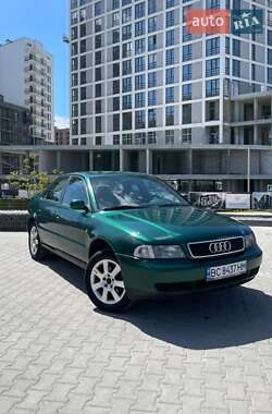 Седан Audi A4 1998 в Львові
