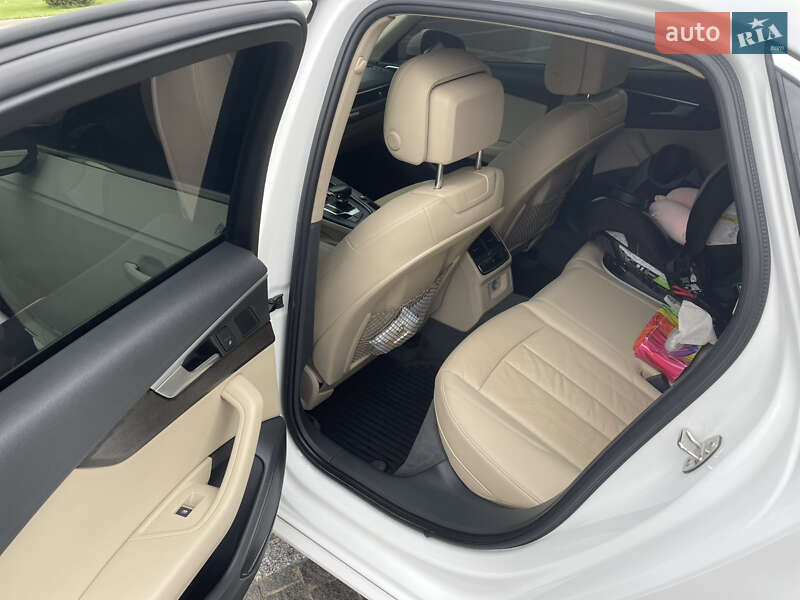 Седан Audi A4 2017 в Киеве
