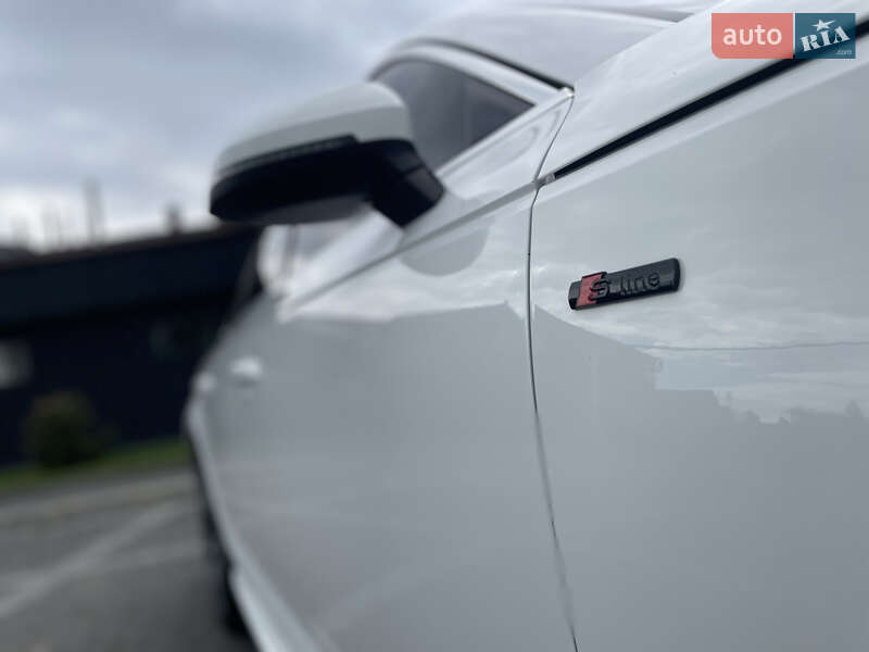 Седан Audi A4 2017 в Киеве