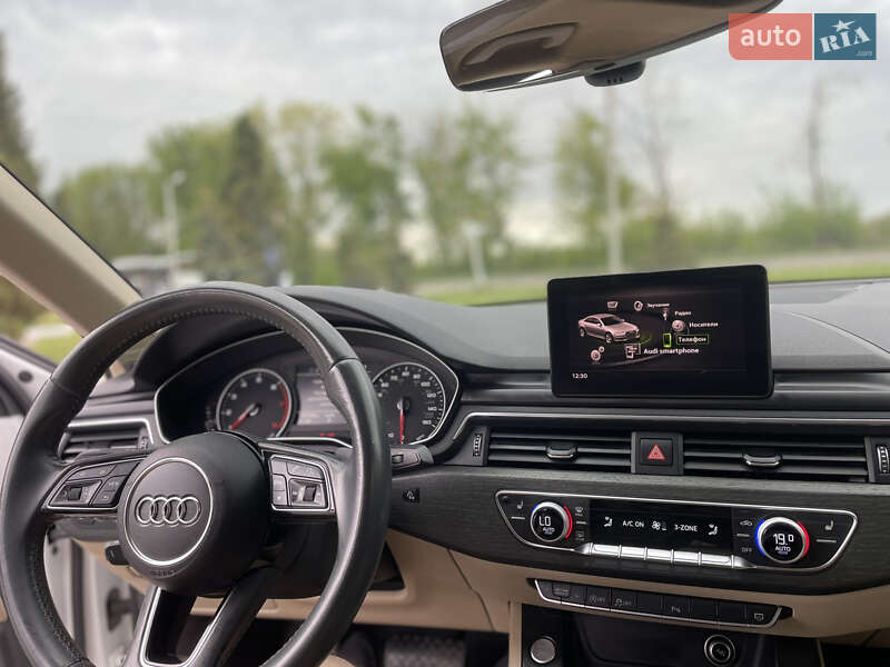 Седан Audi A4 2017 в Киеве