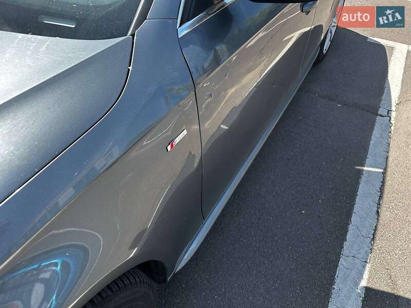Седан Audi A4 2013 в Ровно