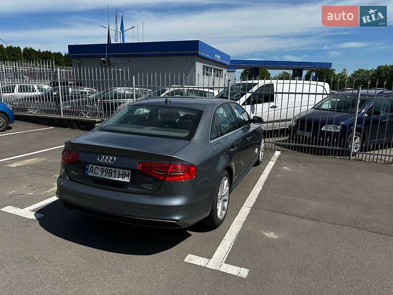 Седан Audi A4 2013 в Ровно
