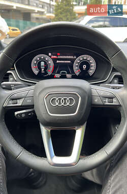 Седан Audi A4 2022 в 
