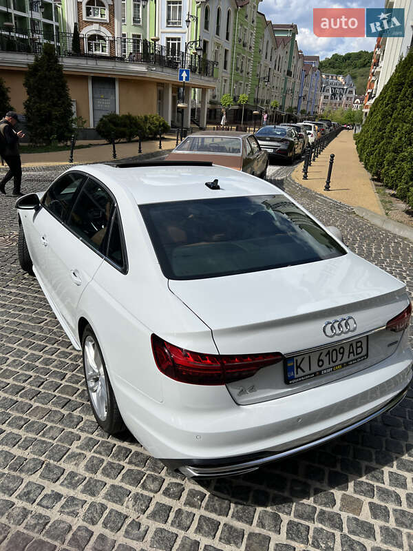 Седан Audi A4 2022 в Киеве