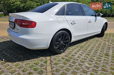 Седан Audi A4 2012 в 