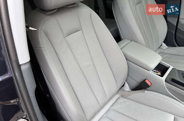 Седан Audi A4 2018 в 