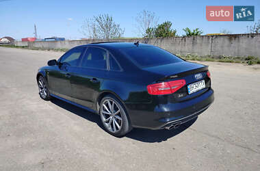 Седан Audi A4 2015 в 