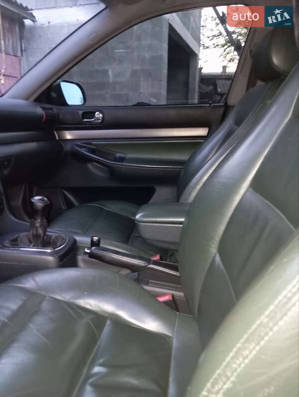 Седан Audi A4 2000 в Луцке