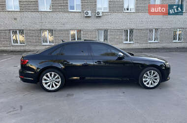 Седан Audi A4 2015 в 