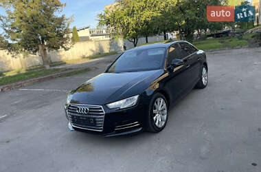 Седан Audi A4 2015 в 