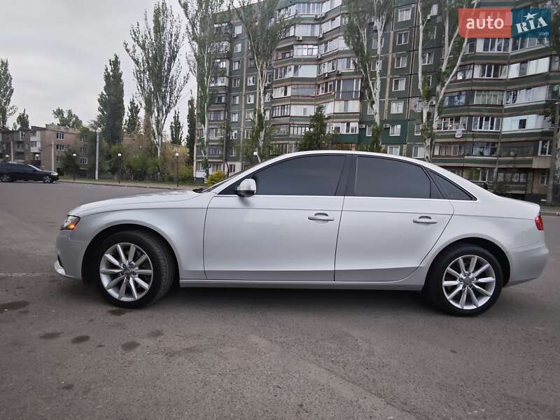 Седан Audi A4 2011 в Кривому Розі