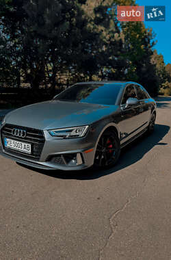 Седан Audi A4 2018 в Киеве