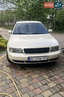 Седан Audi A4 1997 в Львове
