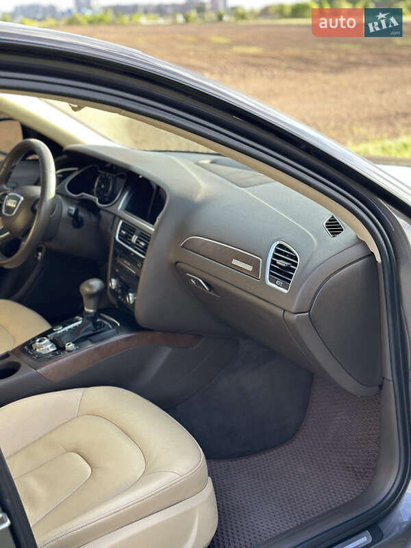 Седан Audi A4 2014 в Чернігові