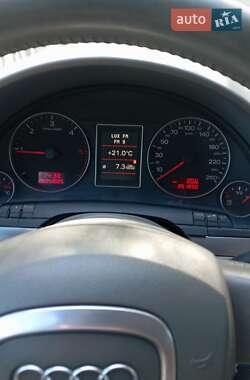 Седан Audi A4 2004 в Городенці