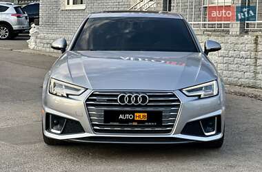 Седан Audi A4 2018 в 