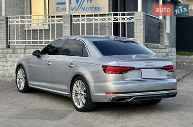 Седан Audi A4 2018 в 