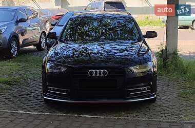 Универсал Audi A4 2013 в 