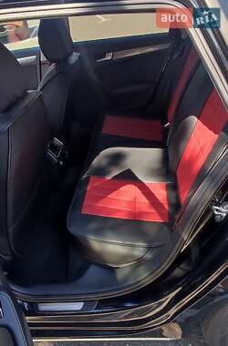 Универсал Audi A4 2013 в 