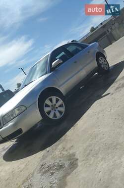 Седан Audi A4 2000 в Львові
