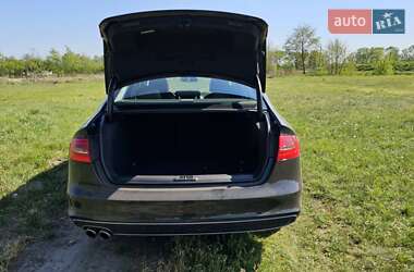 Седан Audi A4 2014 в 