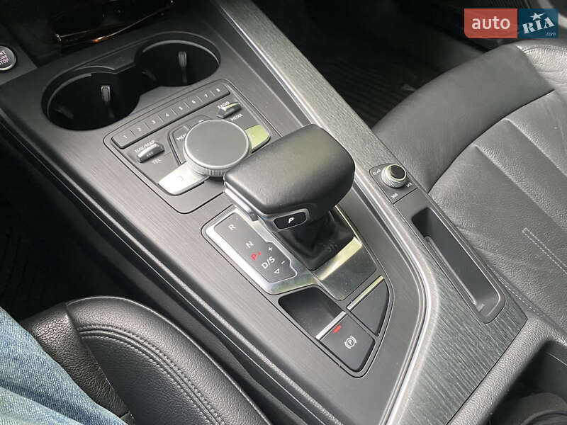 Седан Audi A4 2016 в Киеве