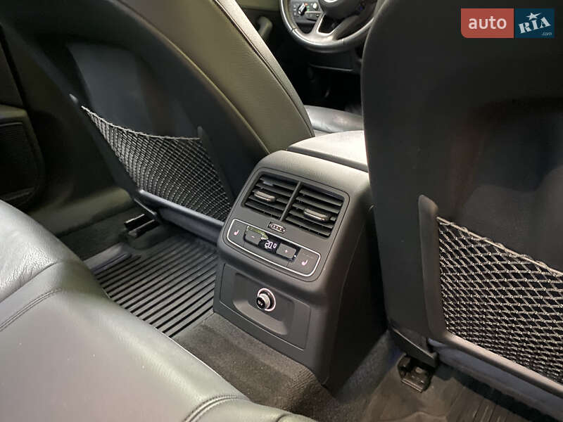 Седан Audi A4 2016 в Киеве