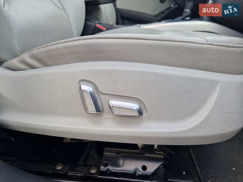 Седан Audi A4 2013 в Киеве