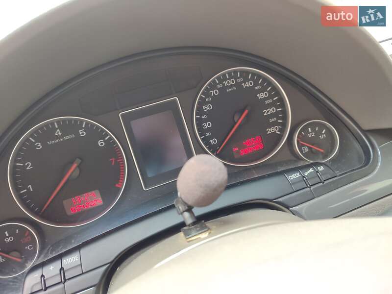 Седан Audi A4 2001 в Києві