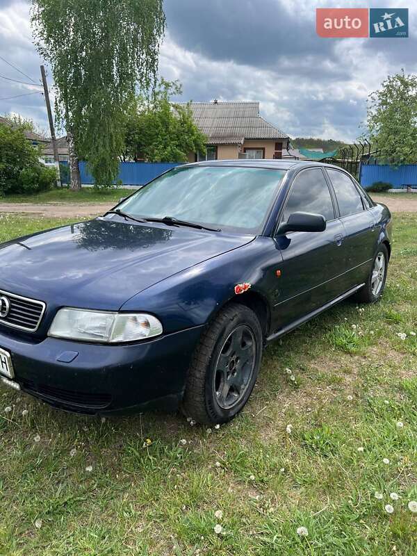Седан Audi A4 1996 в Виннице