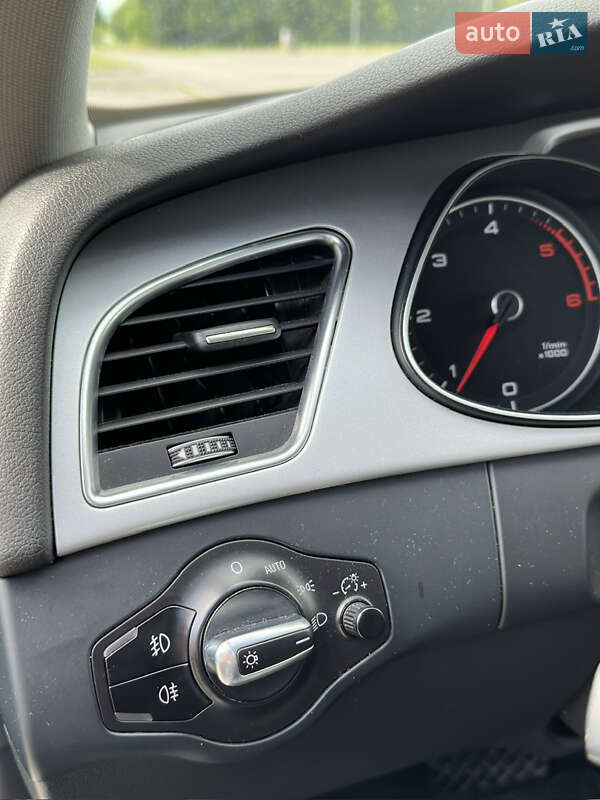 Седан Audi A4 2015 в Львове